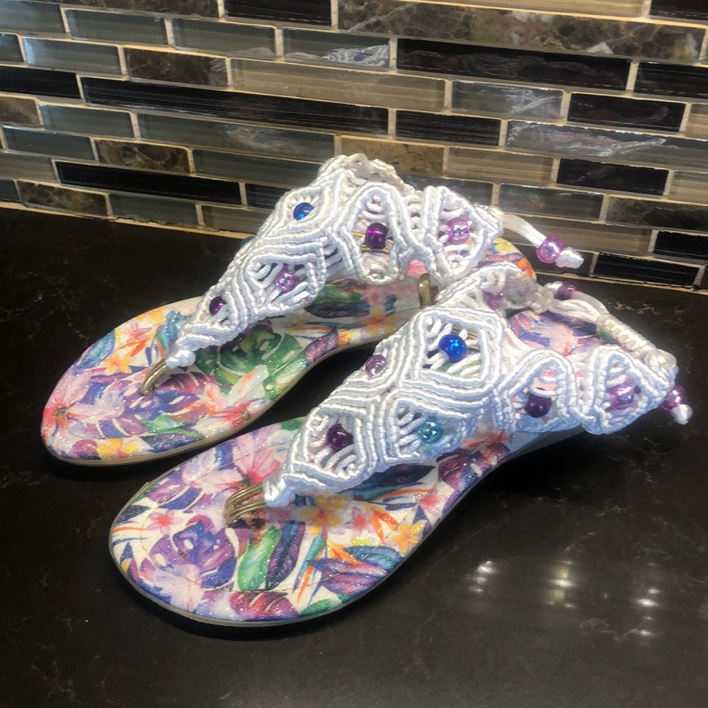 NWOT Girls custom‎ macrame sandals
